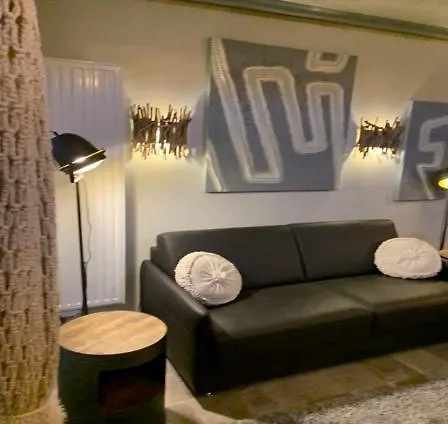 Engler Gartenstrasse 32 아파트